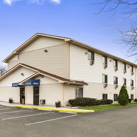 Travelodge By Wyndham Battle Creek Εξωτερικό φωτογραφία