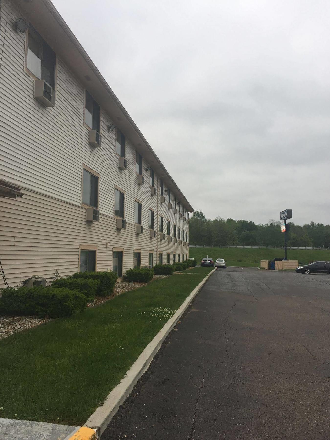 Travelodge By Wyndham Battle Creek Εξωτερικό φωτογραφία